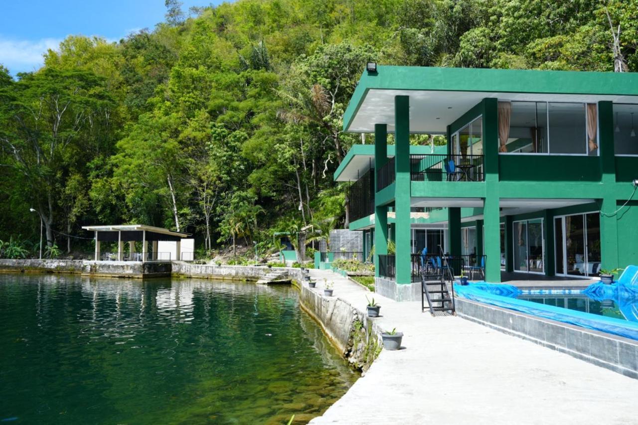 Tiara Bunga Hotel & Villa Balige Exteriör bild
