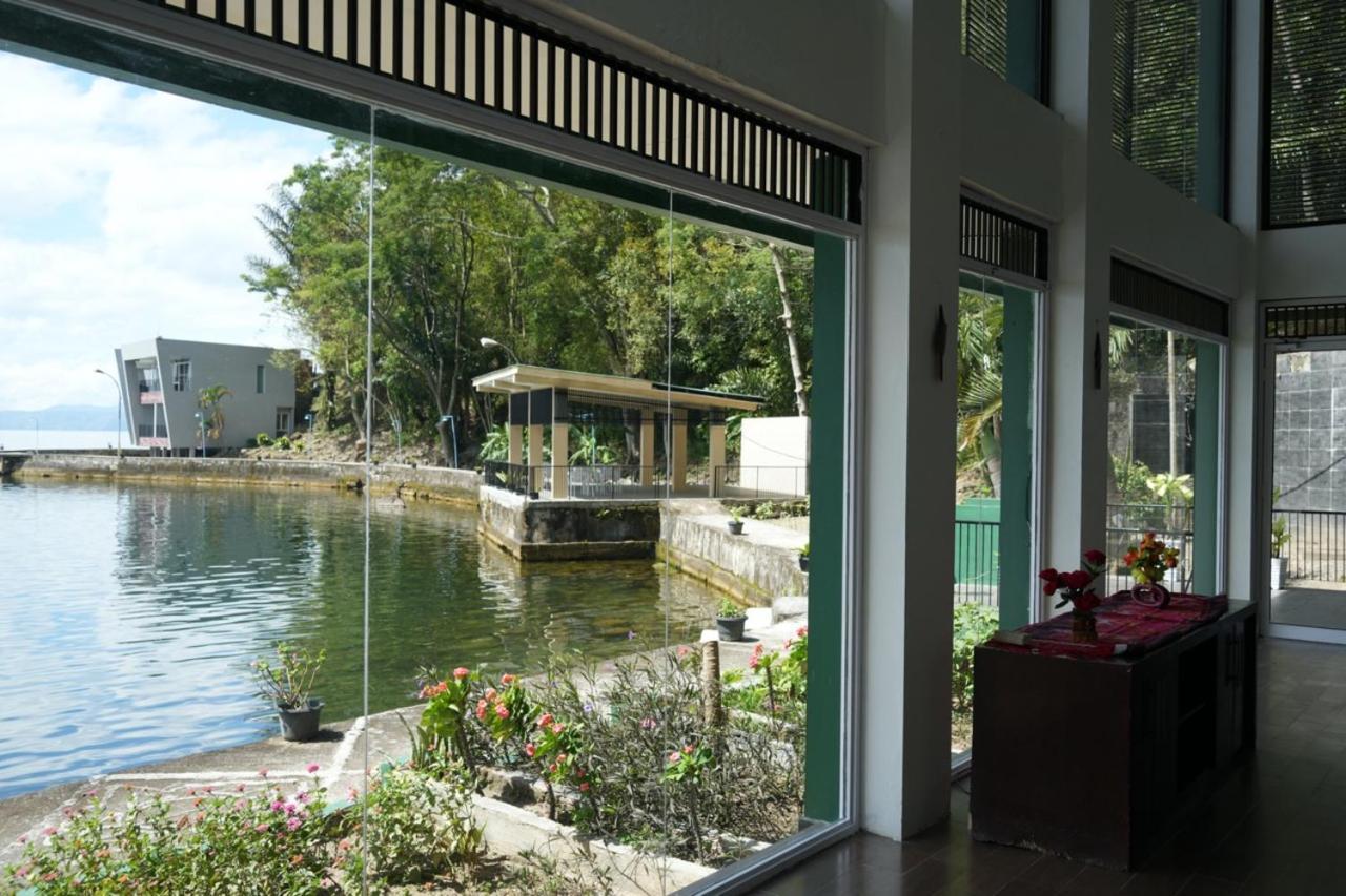 Tiara Bunga Hotel & Villa Balige Exteriör bild
