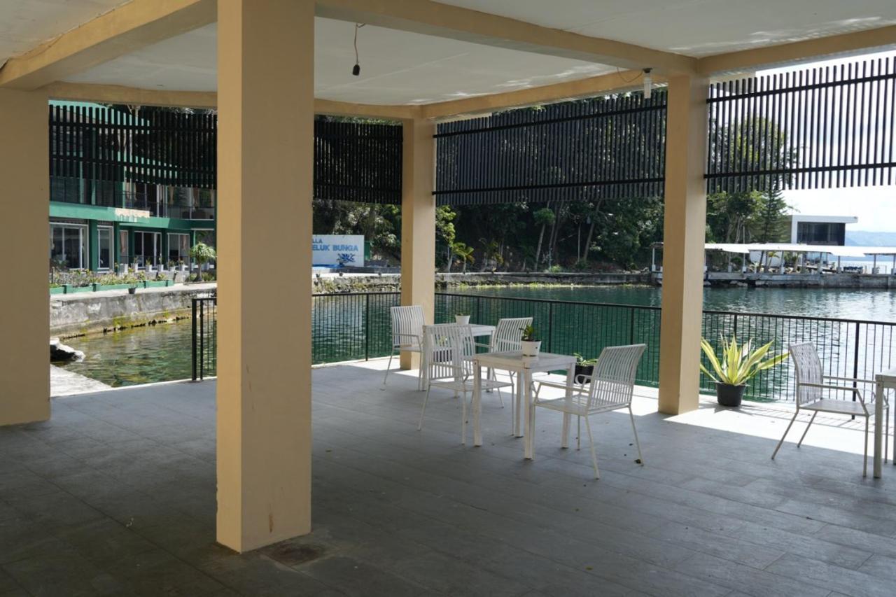 Tiara Bunga Hotel & Villa Balige Exteriör bild