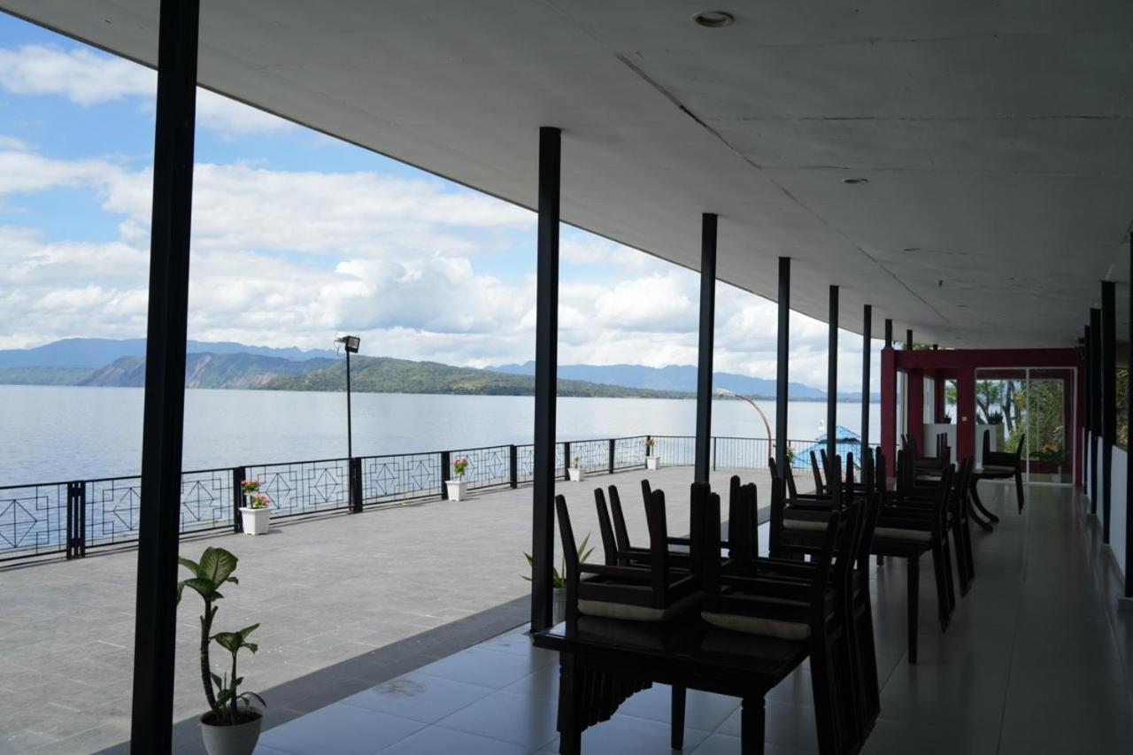 Tiara Bunga Hotel & Villa Balige Exteriör bild