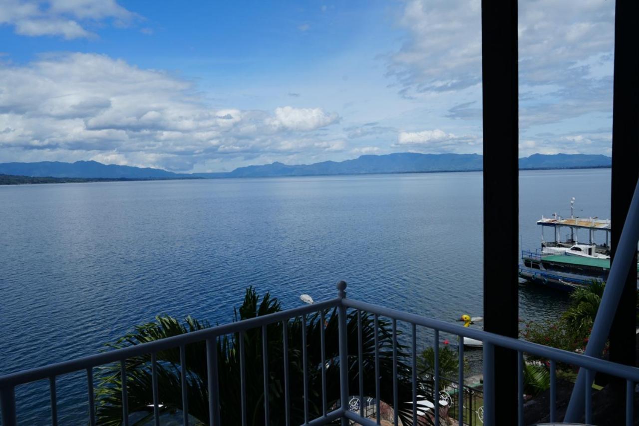 Tiara Bunga Hotel & Villa Balige Exteriör bild